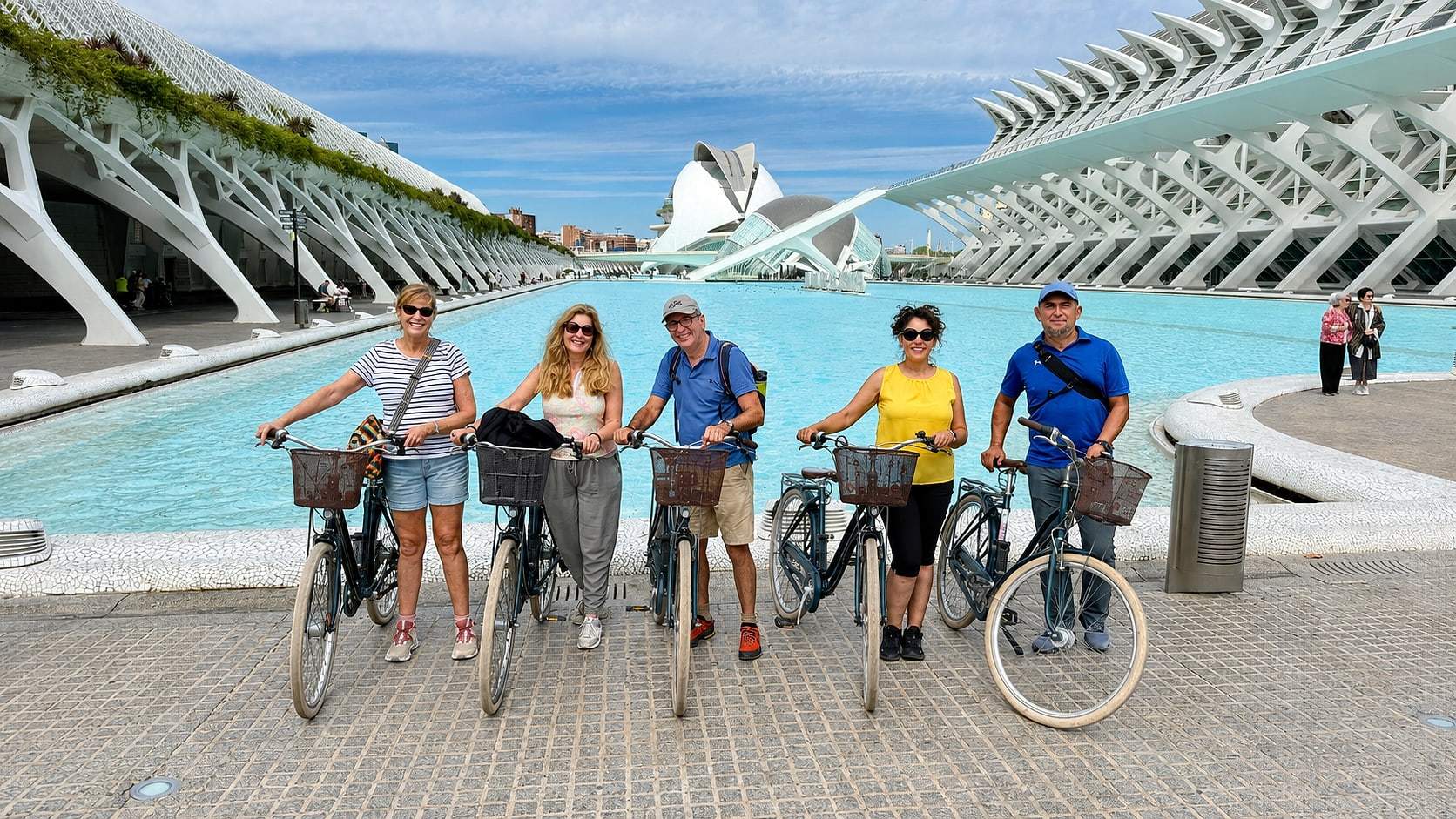 The group at one of the tour photo stops