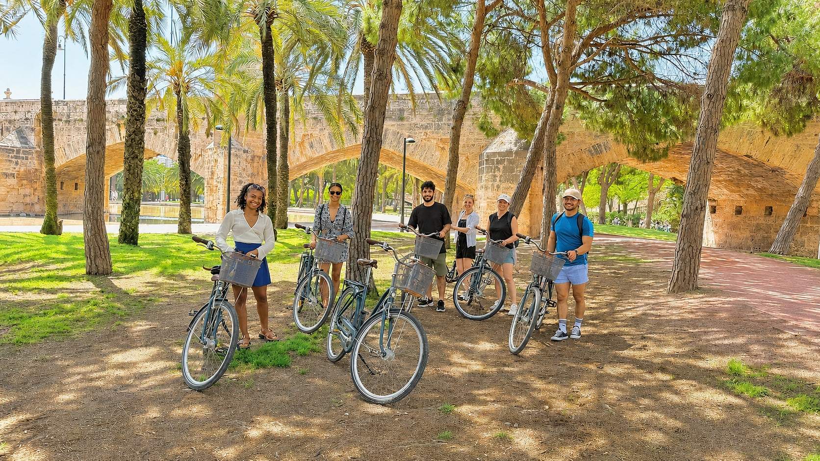 Guests with bikes in the historic centre of Valencia